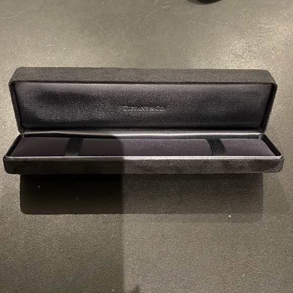 Authentic Tiffany & Co. Bracelet box - Picture 2 of 4